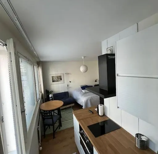 Tyylikaes Yksioe Kalliossa