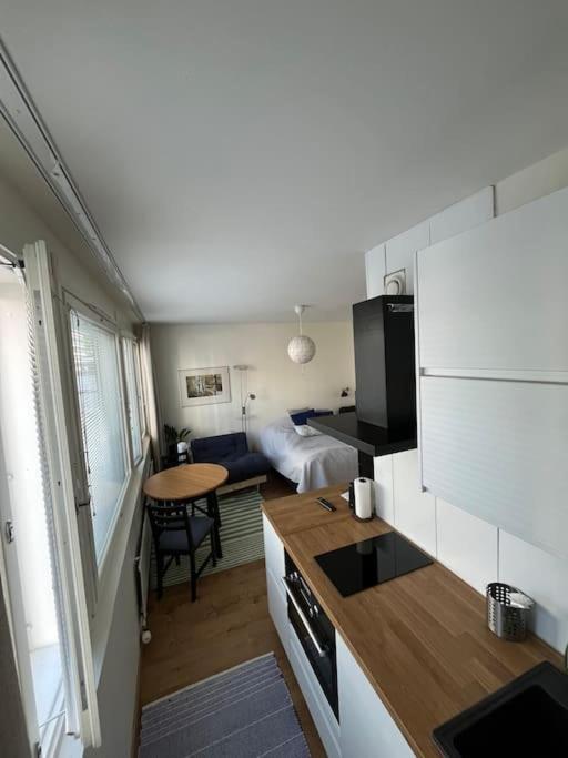 Apartment Tyylikaes Yksioe Kalliossa